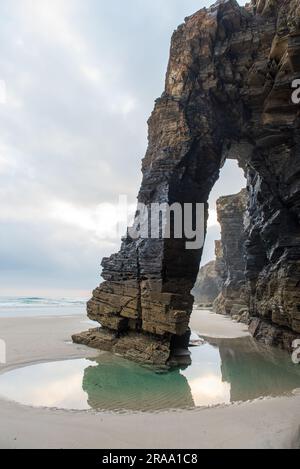 Vista aerea della spiaggia di AS Catedrais nel nord della Spagna Foto Stock