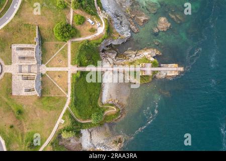 Vista aerea del ponte di Ribadeo nel nord della Spagna Foto Stock