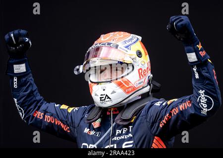 Spielberg, Austria. 2 luglio 2023. SPIELBERG - Max Verstappen (Red Bull Racing) celebra la sua vittoria al Gran Premio d'Austria al Red Bull Ring il 2 luglio 2023 a Spielberg, in Austria. ANP SEM VAN DER WAL credito: ANP/Alamy Live News Foto Stock