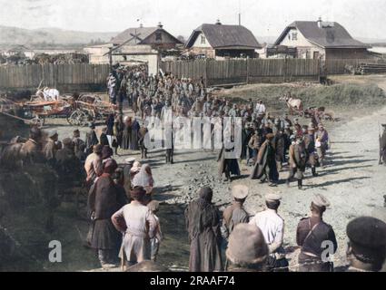 I primi prigionieri di guerra austriaci (per lo più cechi) arrivano a Ust-Kamenogorsk (regione di Semipalatinsk) sul fronte orientale (ora in Kazakistan) durante la prima guerra mondiale. Data: 24 settembre 14 Foto Stock