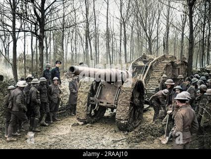 Un cannone tedesco catturato da 5,9 cannoni vicino a Cambrai in Francia sul fronte occidentale durante la prima guerra mondiale. Data: Nov-17 Foto Stock