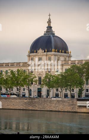 Vista del Grand hotel dieu di Lione Foto Stock