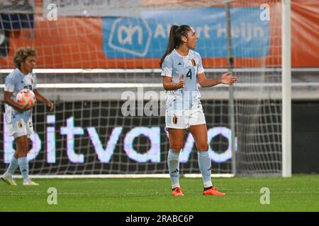 Kerkrade, Paesi Bassi. 2 luglio 2023. La belga Amber Tysiak sembra smentita durante una partita di calcio amichevole tra Paesi Bassi e la nazionale femminile belga The Red Flames domenica 2 luglio 2023 a Kerkrade. BELGA PHOTO DAVID CATRY Credit: Belga News Agency/Alamy Live News Foto Stock