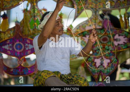 Terengganu Tradisional Kite o Wau Maker Foto Stock