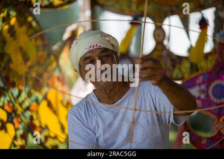 Terengganu Tradisional Kite o Wau Maker Foto Stock