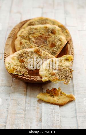 Pizza libanese con zaatar Foto Stock