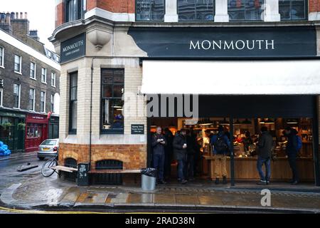 Design esterno e decorazione del negozio "Monmouth Coffee Company" al Borough di Londra, Regno Unito Foto Stock