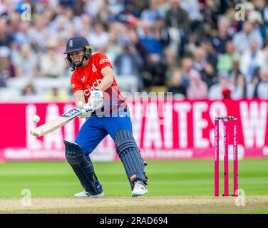 Il capitano inglese Heather Knight batté nella prima Vitality IT20 tra Inghilterra e Australia Foto Stock