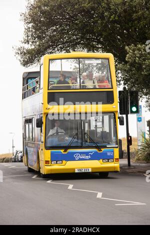 Bournemouth Bus Rally 2023, per lo più autobus d'epoca con alcuni modelli e moderni. Base a Kings Park Foto Stock