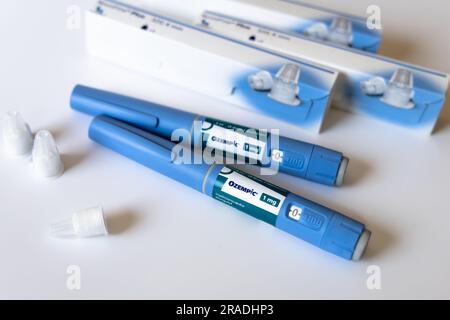 Penna per iniezione di insulina Ozempic o penna per cartuccia di insulina per diabetici. Attrezzature mediche per parienti diabetici. Foto Stock