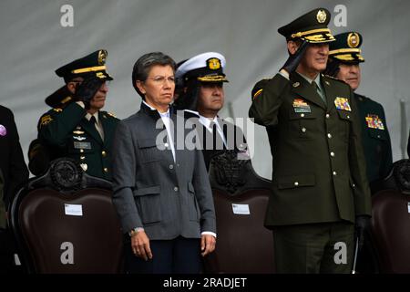 Il sindaco di Bogotà Claudia Lopez durante la cerimonia di assunzione del comando del generale di brigata di polizia colombiano Sandra Patricia Hernandez, a Bogotà, Colombia, Foto Stock