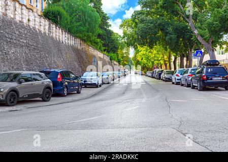 Strade e parcheggi della città di Zara, Croazia. Foto Stock