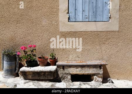 Per favore, sedetevi Foto Stock