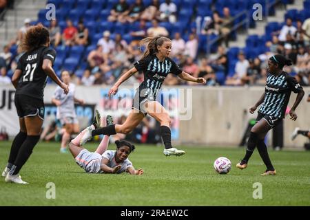 Harrison, Stati Uniti. 2 luglio 2023. Harrison, New Jersey, 2 luglio 2023: Nealy Martin (14 Gotham FC) durante la partita della National Womens Soccer League tra Gotham FC e Angel City FC alla Red Bull Arena di Harrison, Stati Uniti (SOLO USO EDITORIALE). (Rebekah Wynkoop/SPP) credito: SPP Sport Press Photo. /Alamy Live News Foto Stock