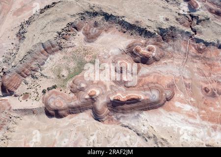 Vista aerea delle colorate Bentonite Hills, vicino a Hanksville, Utah. Foto Stock