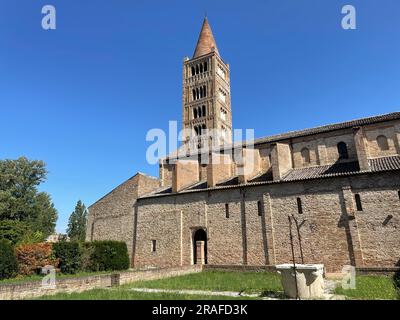 Un capolavoro di arte romanica, l'Abbazia di Pomposa, Italia Ferrara Foto Stock