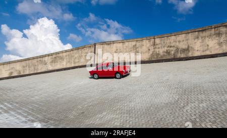 Alfa Romeo Giulietta Sprint veloce sulla pista di prova Lingotto, Torino, Italia Foto Stock