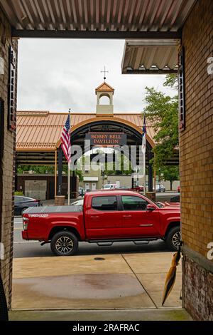 Vista del Bobby Bell Pavilion nella parte alta di Shelby Foto Stock