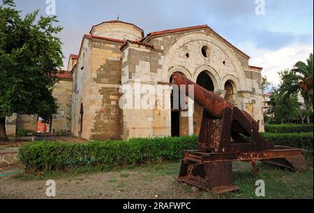 Situata a Trabzon, Turchia, la chiesa di Santa Sofia fu costruita nel 1250. Fu convertita in una moschea nel XVI secolo. Foto Stock