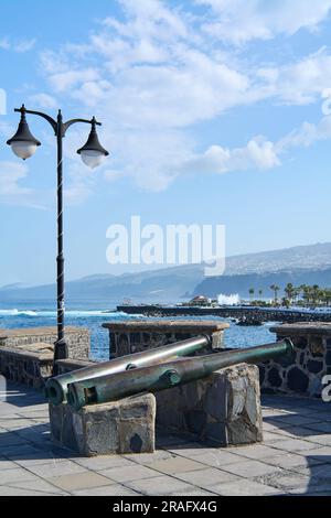 Cannone storico sulla bateria Santa Barbara, isola di Tenerife, Spagna Foto Stock