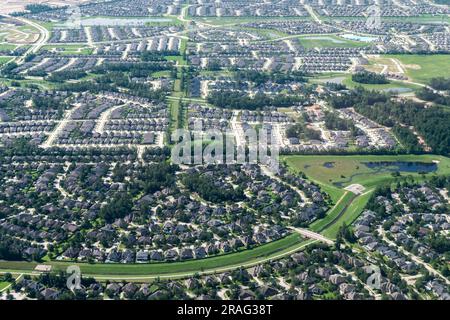 Veduta aerea delle Suburban Subdivision nel lato nord di Houston, Texas, Stati Uniti Foto Stock