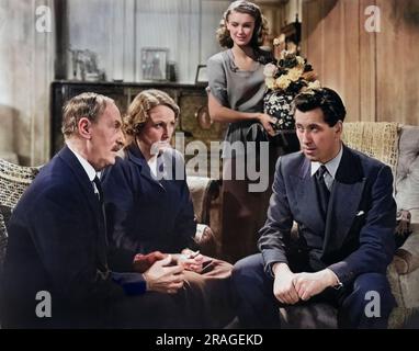 Wylie Watson, Fay Compton, Susan Shaw, Andrew Crawford, sul set di The British Film, 'Dulcimer Street', alias 'London belongs to me', General Film Distributors, 1948 Foto Stock