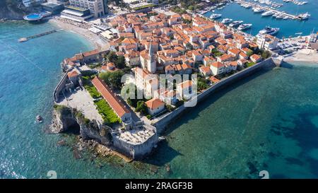 Vista aerea della città vecchia di Budva - Budva, Montenegro Foto Stock