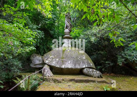 Il Monster Park, detto anche Sacro Bosco o Villa delle meraviglie, Bomarzo, Viterbo, Lazio, Italia Foto Stock