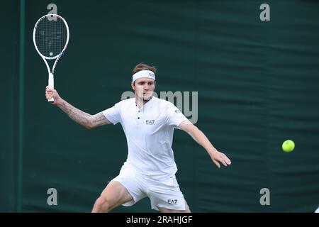 Wimbledon, Royaume University. 3 luglio 2023. Alexander Bublik durante i Campionati di Wimbledon 2023 il 3 luglio 2023 presso All England Lawn Tennis & Croquet Club di Wimbledon, Inghilterra - foto Antoine Couvercelle/DPPI Credit: DPPI Media/Alamy Live News Foto Stock