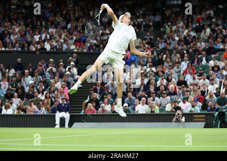 Wimbledon, Royaume University. 3 luglio 2023. Jannik Sinner (Ita) durante i Campionati di Wimbledon 2023 il 3 luglio 2023 presso l'All England Lawn Tennis & Croquet Club di Wimbledon, Inghilterra - foto Antoine Couvercelle/DPPI Credit: DPPI Media/Alamy Live News Foto Stock