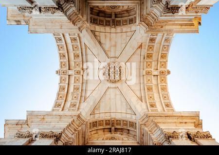 Arco di Rua Augusta, Arco da Rua Augusta a Lisbona, la capitale del Portogallo. Arco trionfale sulla Praca do Comércio, Piazza del Commercio. Foto Stock