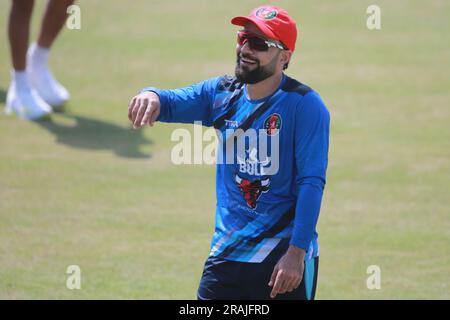 Afghanistan Star cricketer Rashid Khan durante la sessione di prove presso lo Zahur Ahmed Chowdhury Stadium (ZACS) davanti al One Day International (ODI Foto Stock