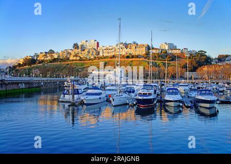 Regno Unito, Devon, Torquay Marina, Princess Pier e Theatre Foto Stock