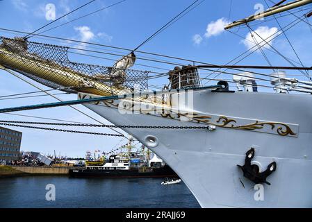 Den Helder, Paesi Bassi. 30 giugno 2023. Il bowsprit e il sartiame di un'alta nave polacca nel porto di Den Helder. Foto di alta qualità Foto Stock