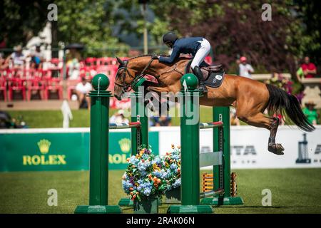 Adrienne Sternlicht degli Stati Uniti gareggia nel Rolex Pan American Grand Prix a Spruce Meadows a Calgary, Canada, il 1 luglio 2023. Foto Stock