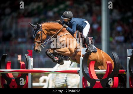 Adrienne Sternlicht degli Stati Uniti gareggia nel Rolex Pan American Grand Prix a Spruce Meadows a Calgary, Canada, il 1 luglio 2023. Foto Stock