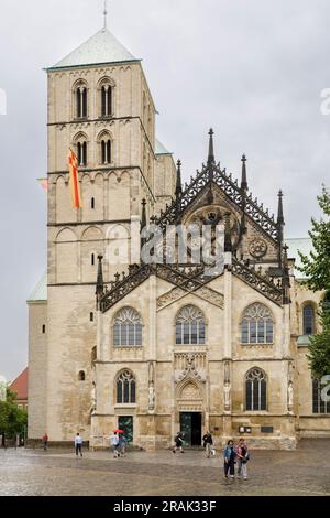 La cattedrale di St Paul, Muenster, Renania settentrionale-Vestfalia, Germania. Der St Paulus Dom, Muenster, Nordrhein-Westfalen, Deutschland. Foto Stock