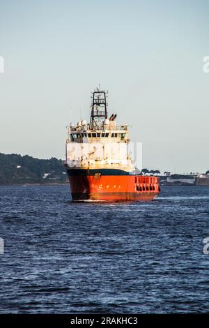 tugboat nella baia di Guanabara a Rio de Janeiro in Brasile. Foto Stock