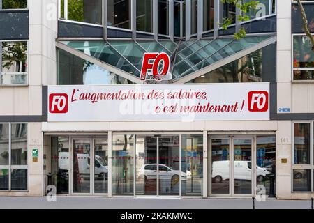 Ingresso all'edificio che ospita il quartier generale della confederazione francese Force Ouvrière, conosciuta anche con il suo acronimo FO Foto Stock