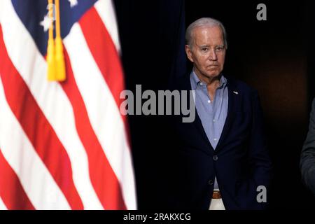 Washington, Stati Uniti. 4 luglio 2023. STATI UNITI Il presidente Joe Biden arriva ad un evento con la National Education Association dal South Court Auditorium alla Casa Bianca di Washington il 4 luglio 2023. Foto di Yuri Gripas/ABACAPRESS.COM credito: Abaca Press/Alamy Live News Foto Stock