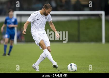 Nijlen, Belgio. 4 luglio 2023. Il Bart Nieuwkoop dell'Union raffigurato in azione durante una partita di calcio amichevole tra KFC Nijlen e Royale Union SG, martedì 4 luglio 2023 a Nijlen, in preparazione della prossima stagione 2023-2024. BELGA PHOTO KRISTOF VAN ACCOM Credit: Belga News Agency/Alamy Live News Foto Stock