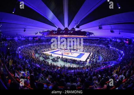 Bangkok, Thailandia. 2 luglio 2023. Vista dello stadio al coperto Hua Mak durante la FIVB Volleyball Women's Nations League tra Thailandia e Brasile. Punteggio finale; Thailandia 0:3 Brasile. Credito: SOPA Images Limited/Alamy Live News Foto Stock