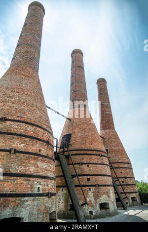 I forni erano usati per bruciare conchiglie per preparare il lime al Museo Zuiderzee Foto Stock