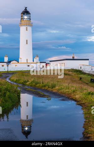 Tramonto sul faro di Mull of Galloway, Mainland Scotland, Regno Unito Foto Stock