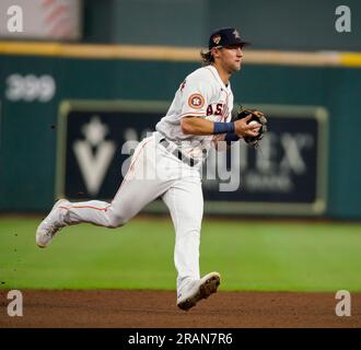 Houston, Texas, Texas, USA. 4 luglio 2023. 4 luglio 2023- Houston, Texas- Houston Astros shortstop GRAE KESSINGER (16) lancia una palla durante la partita tra i Colorado Rockies e gli Houston Astros al Minute Maid Park. (Immagine di credito: © Jerome Hicks/ZUMA Press Wire) SOLO USO EDITORIALE! Non per USO commerciale! Foto Stock