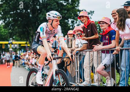 Francia. 4 luglio 2023. Foto di Alex Whitehead/SWpix.com - 04/07/2023 - Ciclismo - 2023 Tour de France - Stage 4: Dax a Nogaro (181 km) - Fred Wright del Bahrain credito vittorioso: SWpix/Alamy Live News Foto Stock