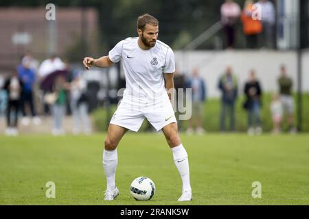 Nijlen, Belgio. 4 luglio 2023. Il Bart Nieuwkoop dell'Union raffigurato in azione durante una partita di calcio amichevole tra KFC Nijlen e Royale Union SG, martedì 4 luglio 2023 a Nijlen, in preparazione della prossima stagione 2023-2024. BELGA PHOTO KRISTOF VAN ACCOM Credit: Belga News Agency/Alamy Live News Foto Stock