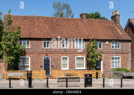 Cottage di campagna inglesi su Wendover High Street, Buckinghamshire, Inghilterra Foto Stock