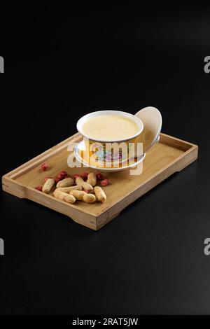 Zuppa di arachidi con castagne d'acqua Foto Stock