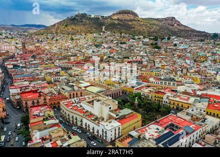 Zacatecas Mexico. Vista aerea della zona colonia della capitale dello stato di Zacatecas 2023. Città coloniale © (© foto di LuisGutierrez / NortePhoto.com) Zacatecas Messico. Vista aerea de la zona colonia de ciudad capitale dell'estado de Zacatecas 2023. ciudad Colonial © (© foto por LuisGutierrez / NortePhoto.com) Foto Stock